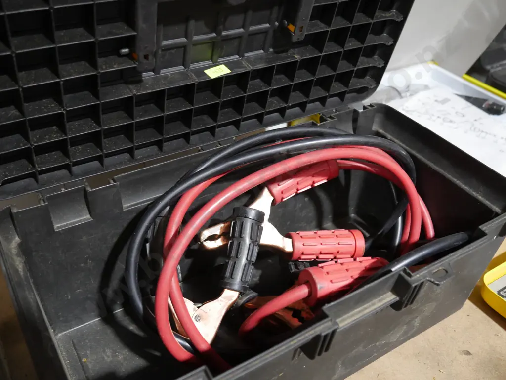 Tool box and jumper leads Image 1++