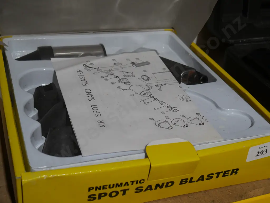 Pneumatic spot sand blaster Image 1++