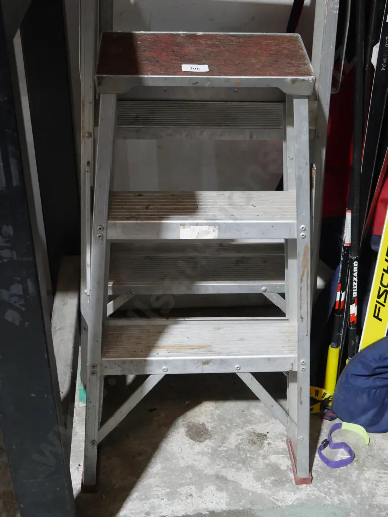 Step ladder Image 1++