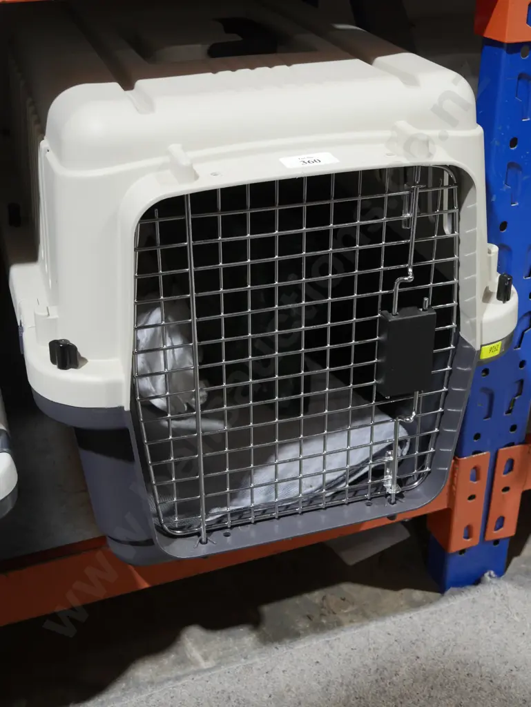 Pet carrier Image 1++