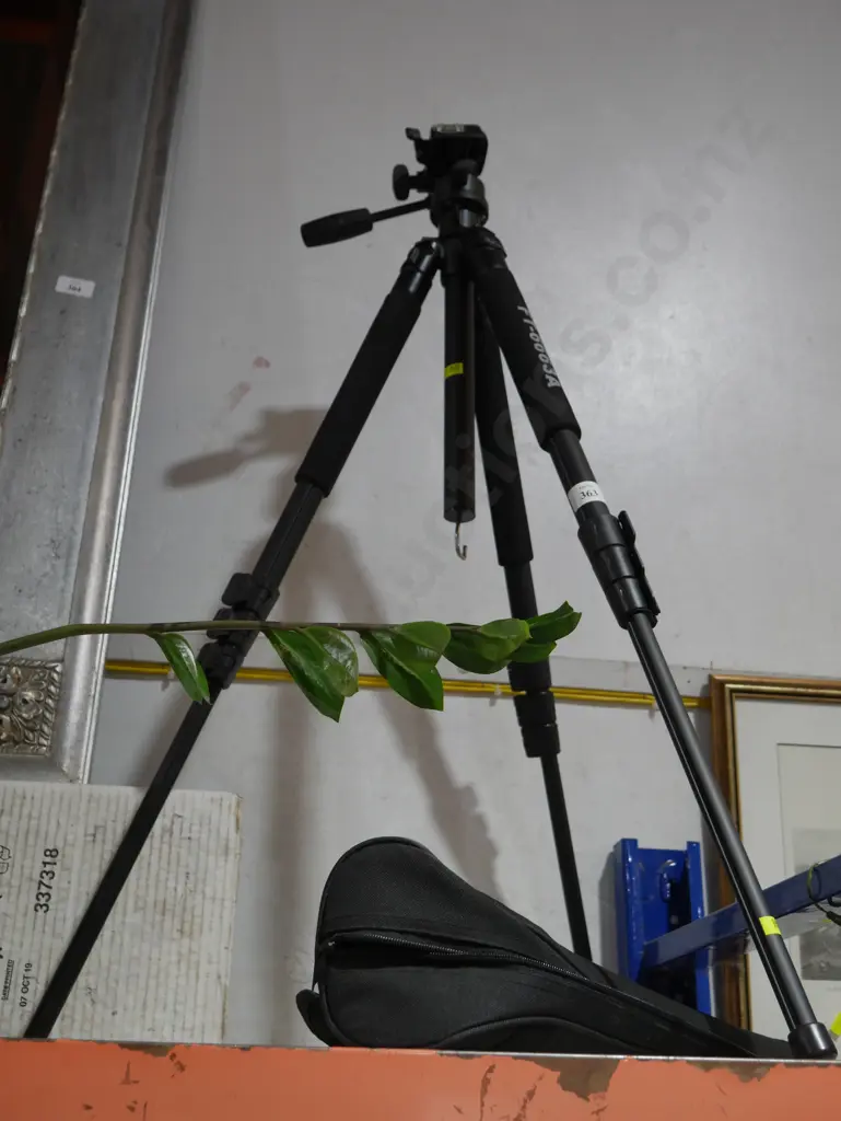 Tripod Image 1++