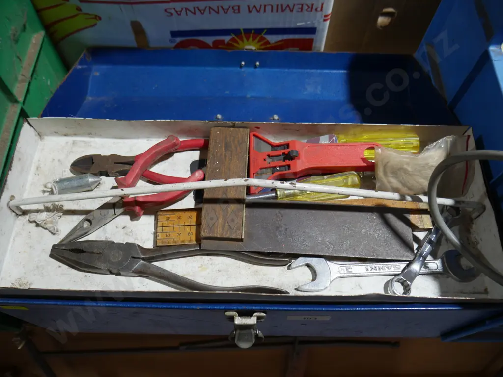 Tool box and contents Image 1++