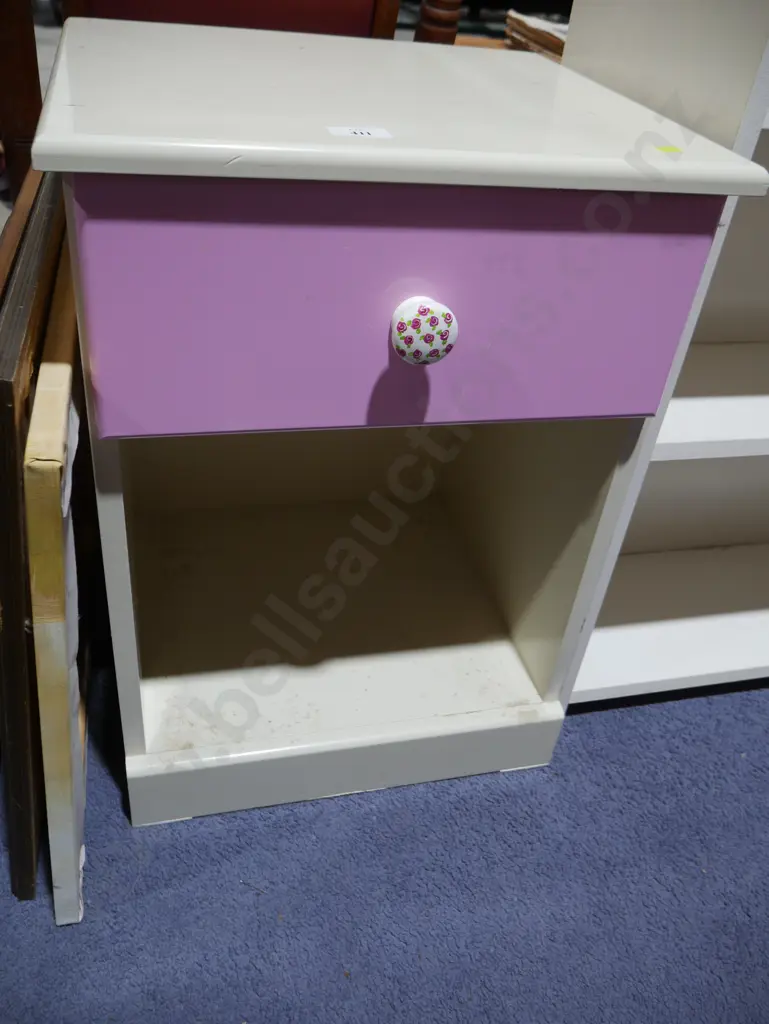 Bedside table Image 1++