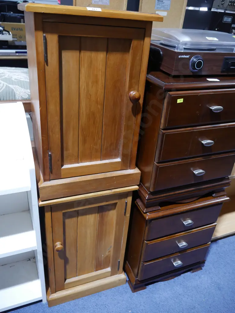 Pair of bedside cabinets Image 1++