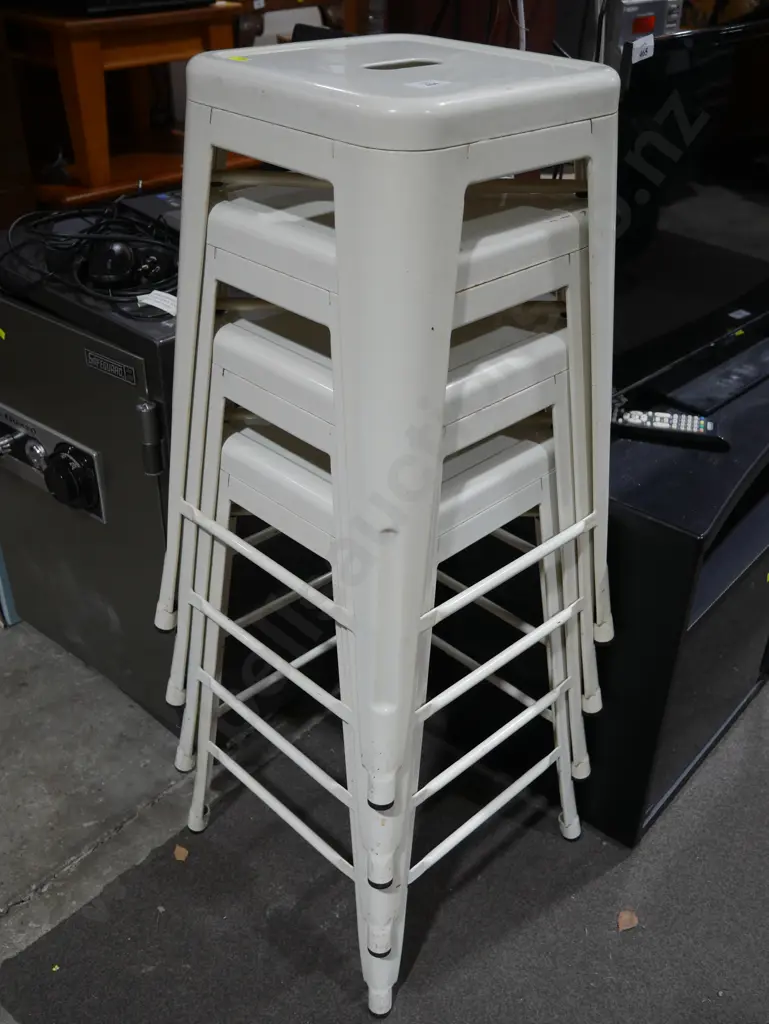 Metal stools Image 1++