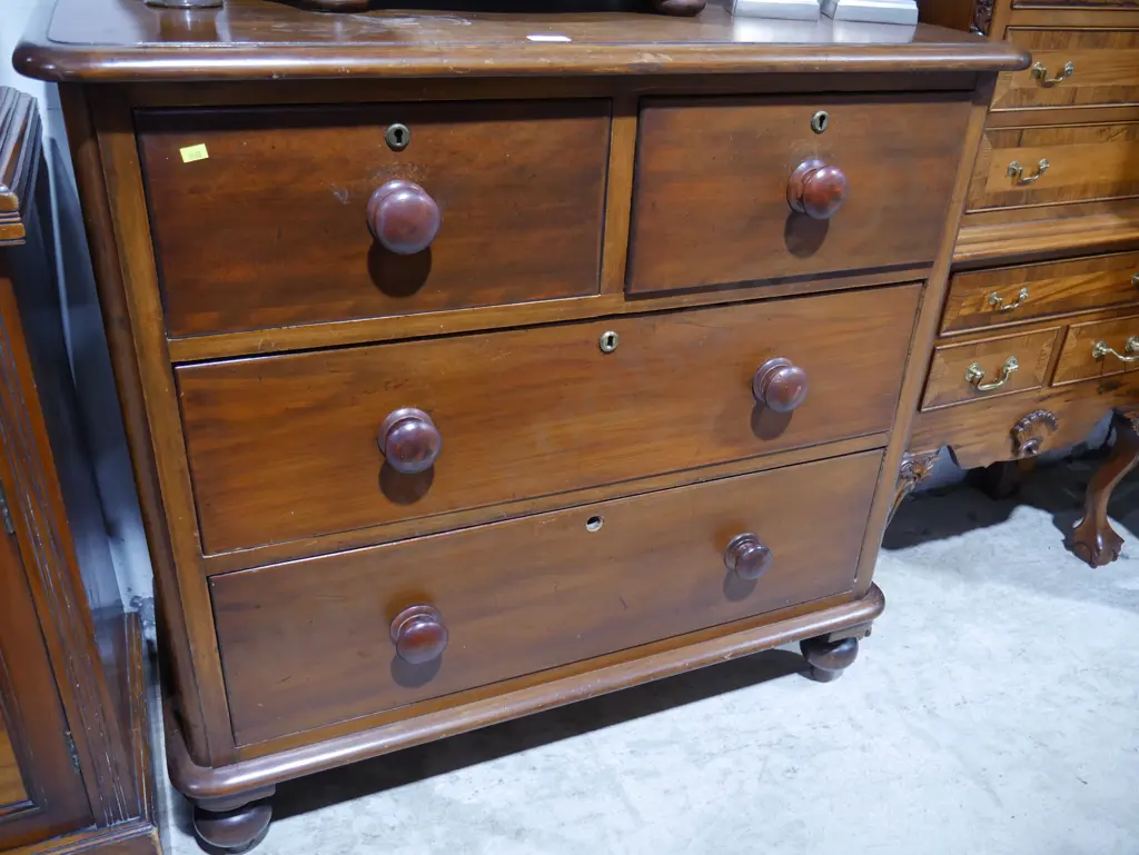 Victorian 4 drawer chest Image 1++