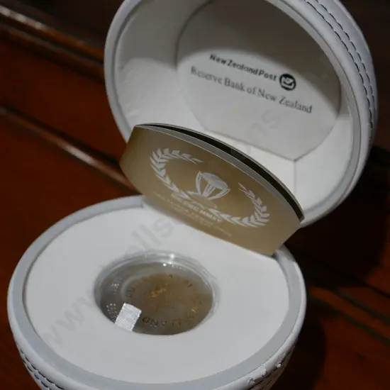 NZ 1 dollar Cricket World Cup silver coin