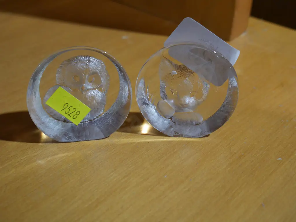 2 signed Sweden glass paperweights Image 1++