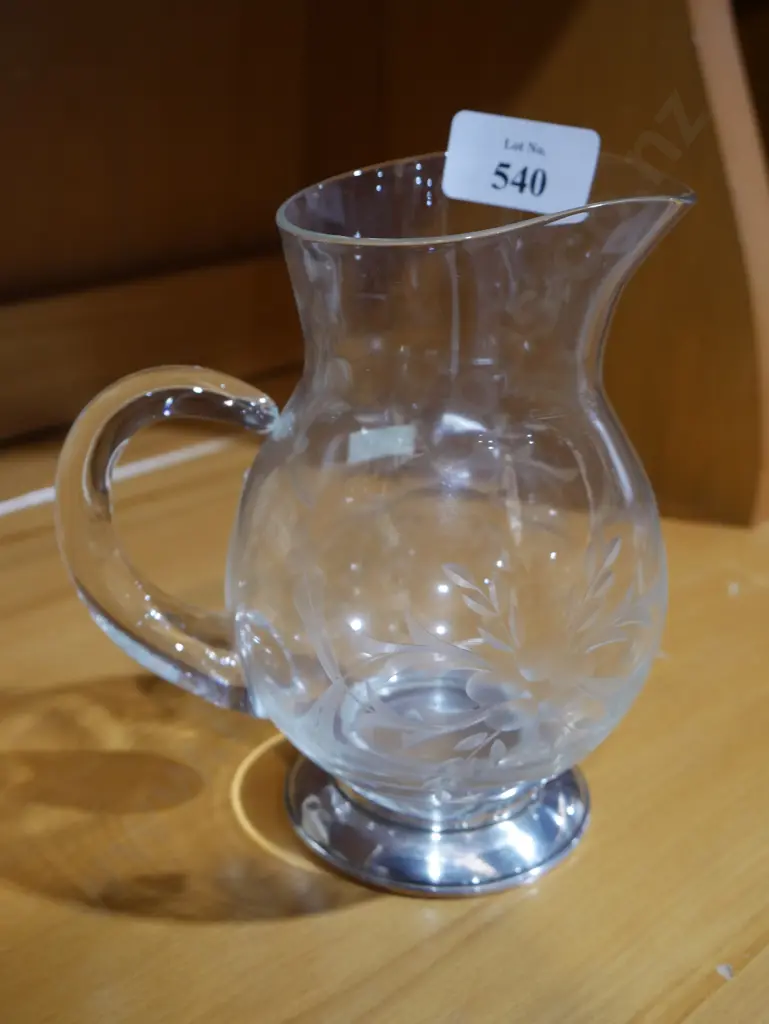 Crystal jug with sterling silver base Image 1++