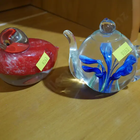 2 glass paperweights