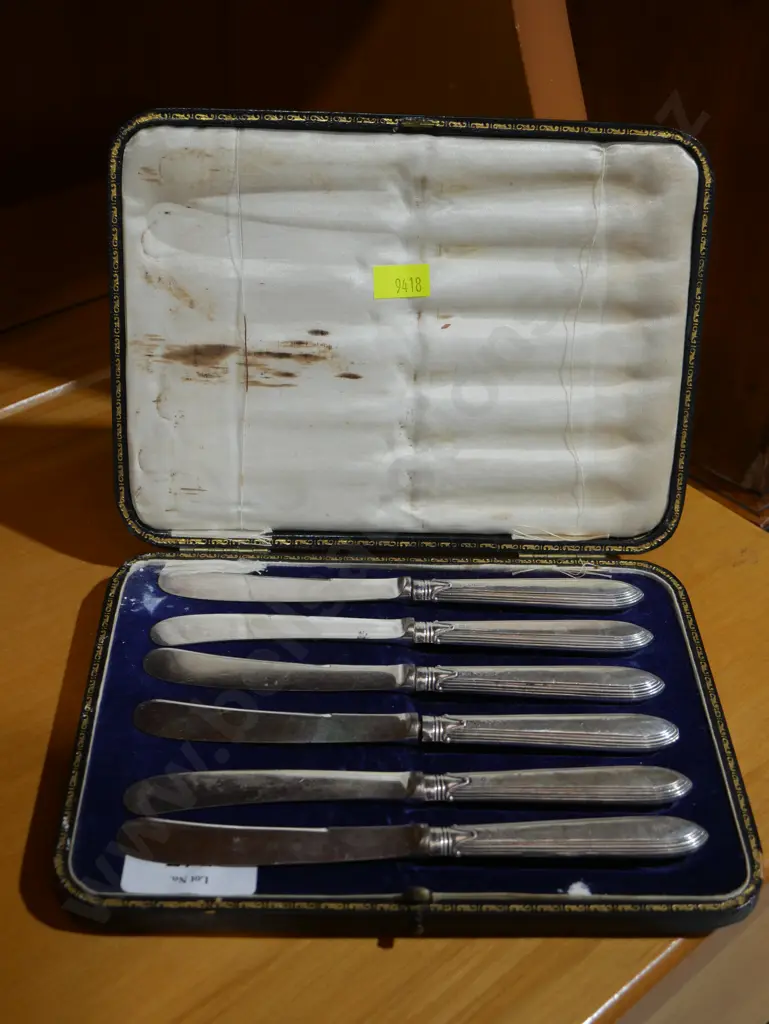 Cased set of 6 Stirling handled butter knives Image 1++
