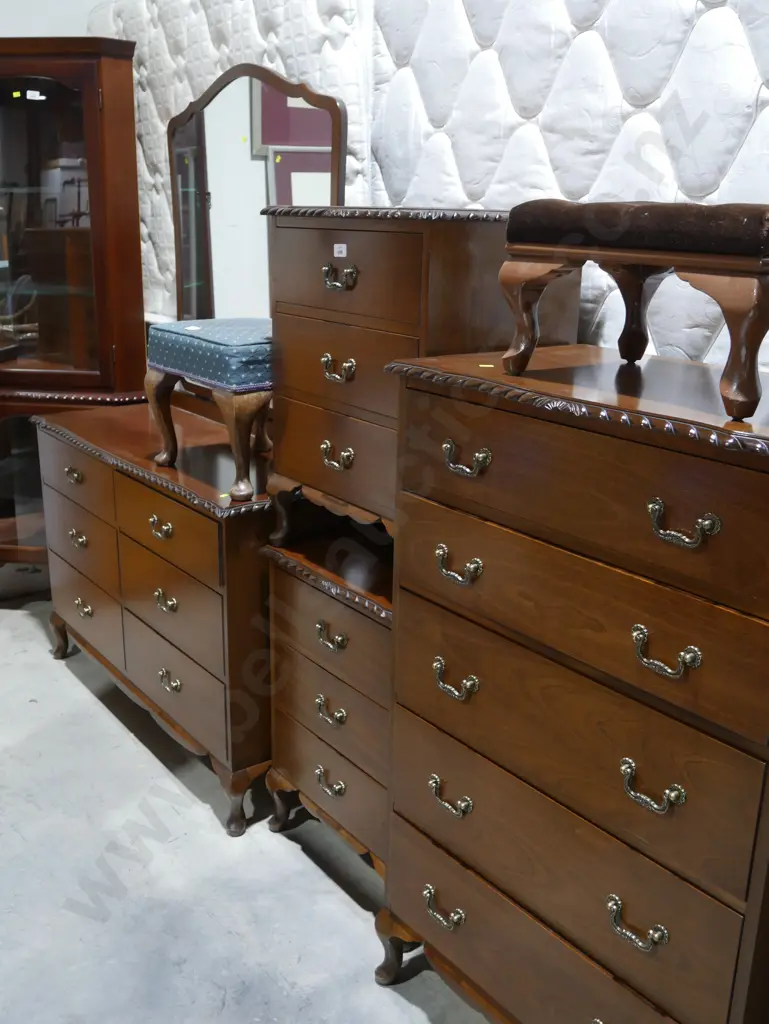 4 piece bedroom suite Image 1++