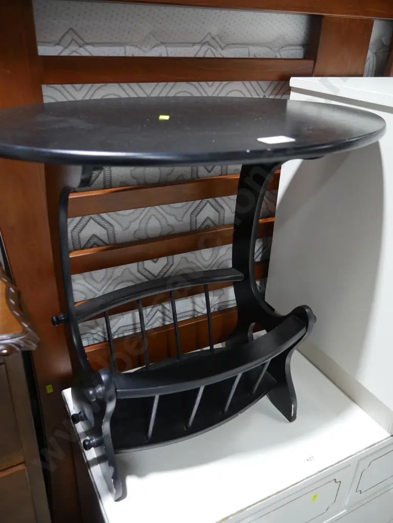 Magazine table Image 1++