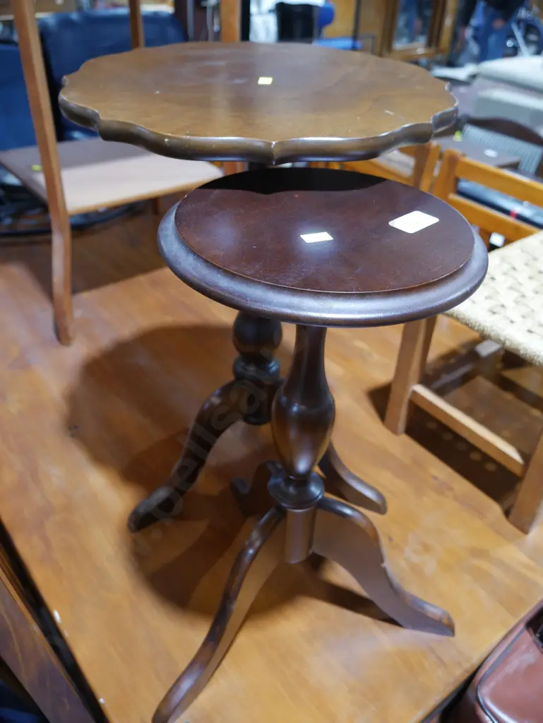 2 side tables Image 1++