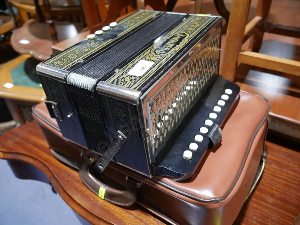 Hohner accordion Image 1++