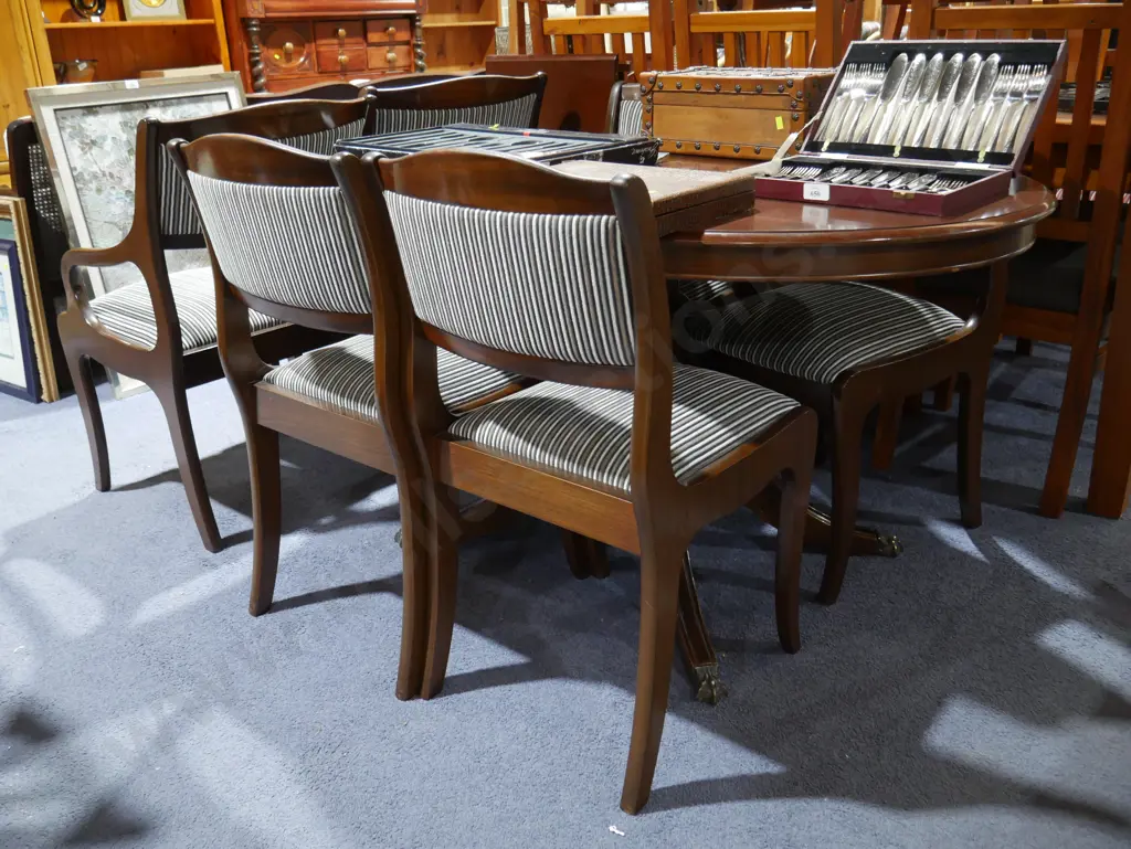 Oval dining table & 6 chairs Image 1++