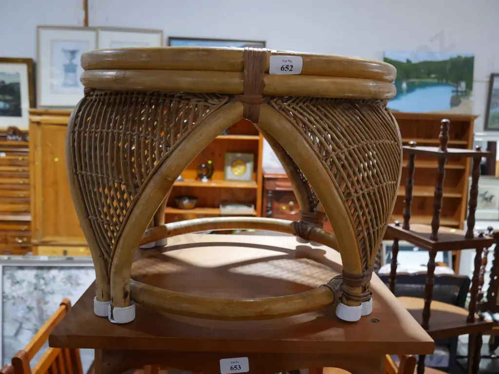 cane stool seat Image 1++