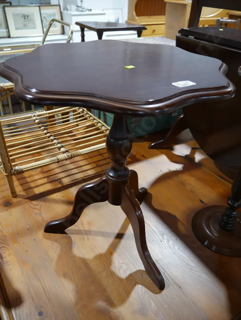 Wine table and plant stand Image 1++