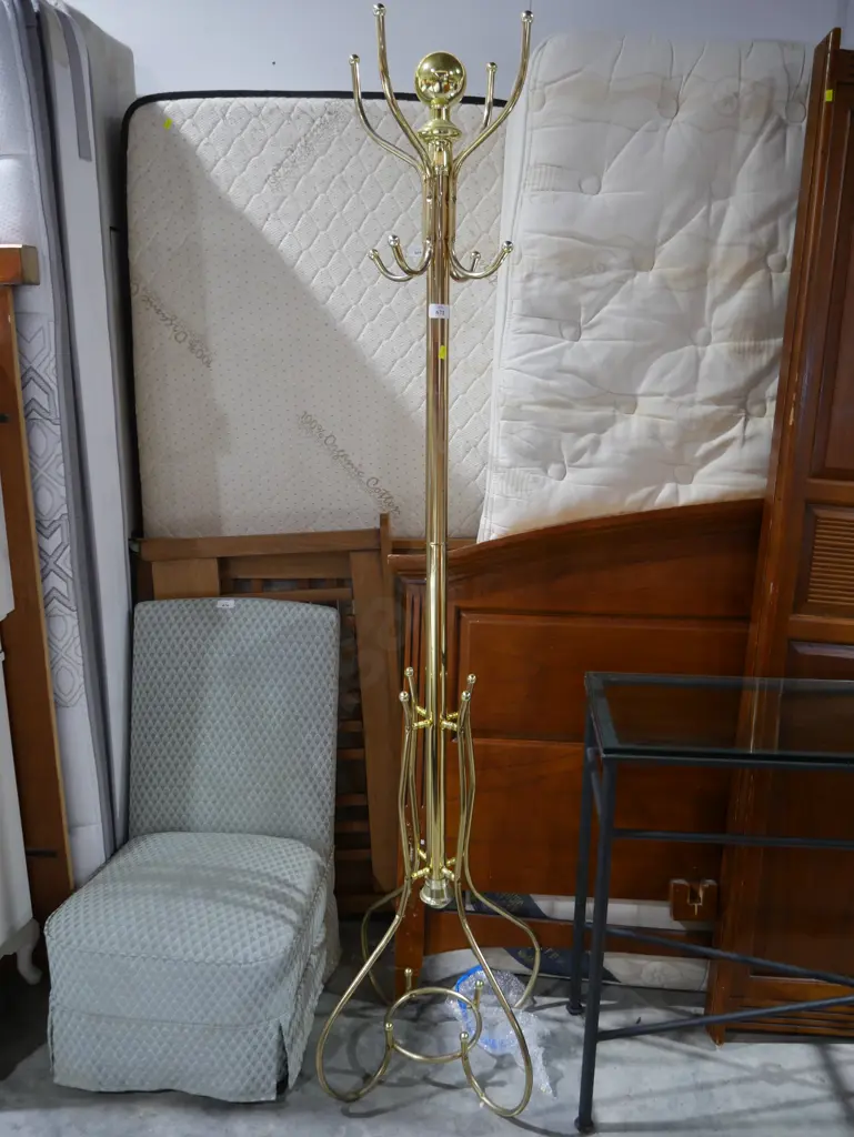 Coat stand Image 1++