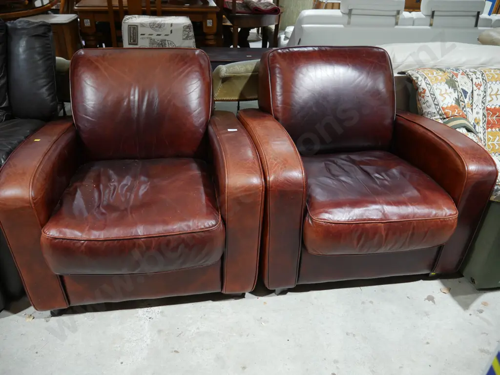 Pair of leather armchairs Image 1++
