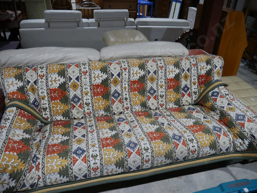 Kovac settee Image 1++