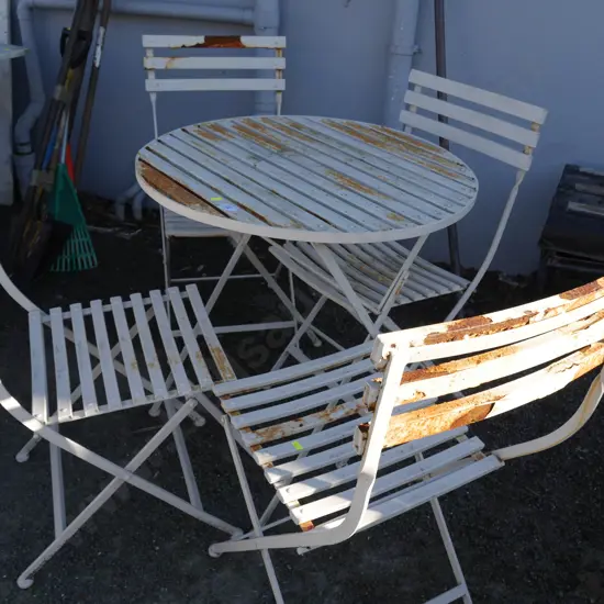 Outdoor table and 4 chairs