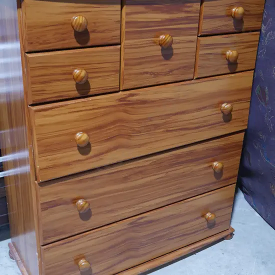 Chest of drawers