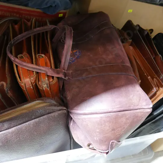 Quantity of leather bags, briefcases