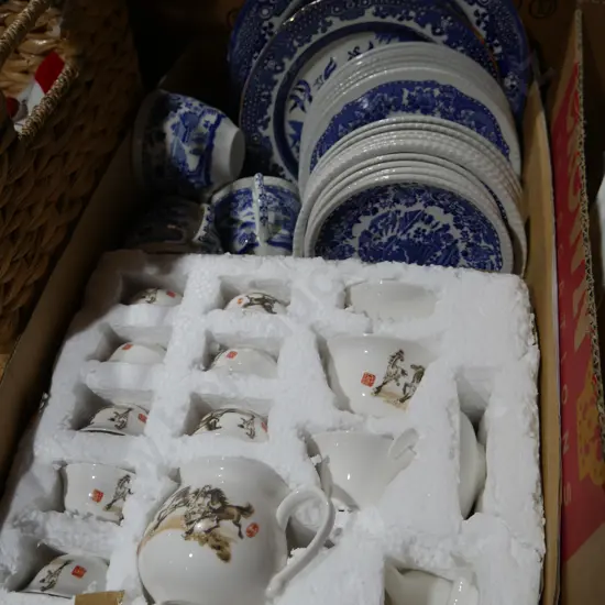 Blue and white china, dolls teaset