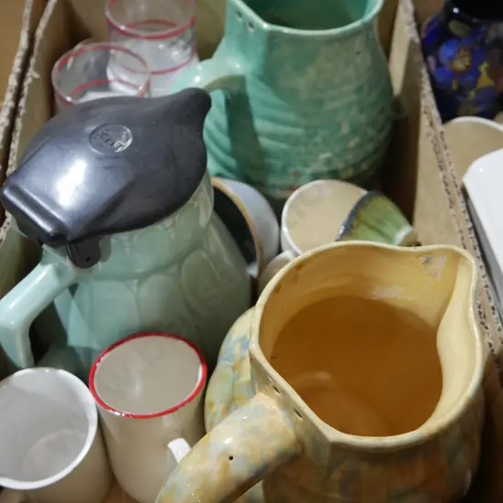 Temuka Ware electric jugs, etc