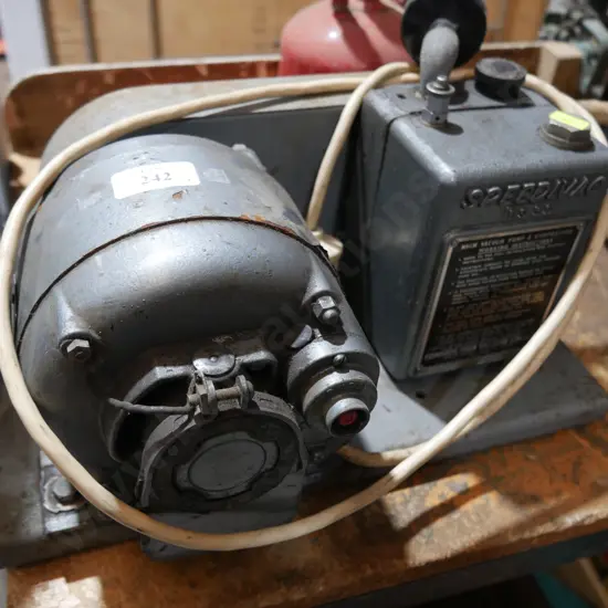 Vacuum pump and compressor