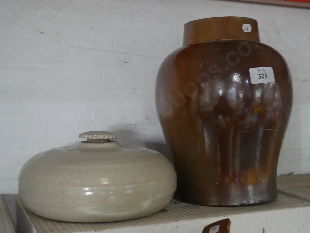 Bed warmer and vase Image 1++