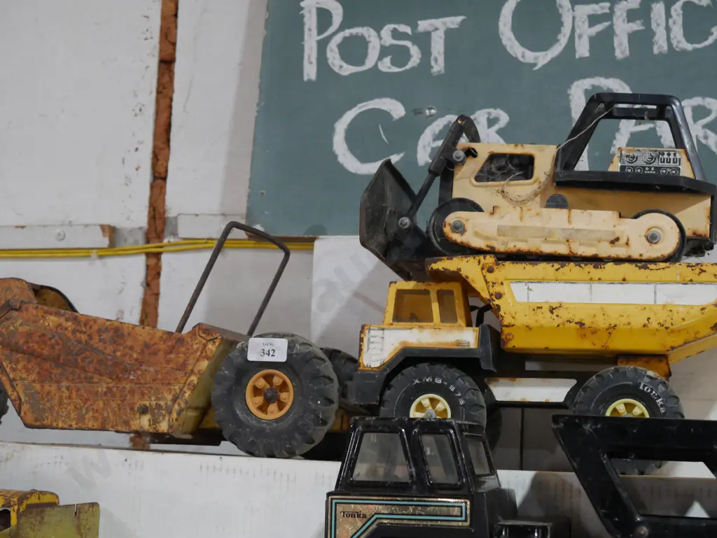 3 tin trucks Image 1++