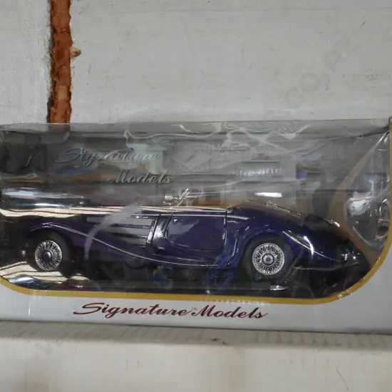 Mercedes Benz 500 model car