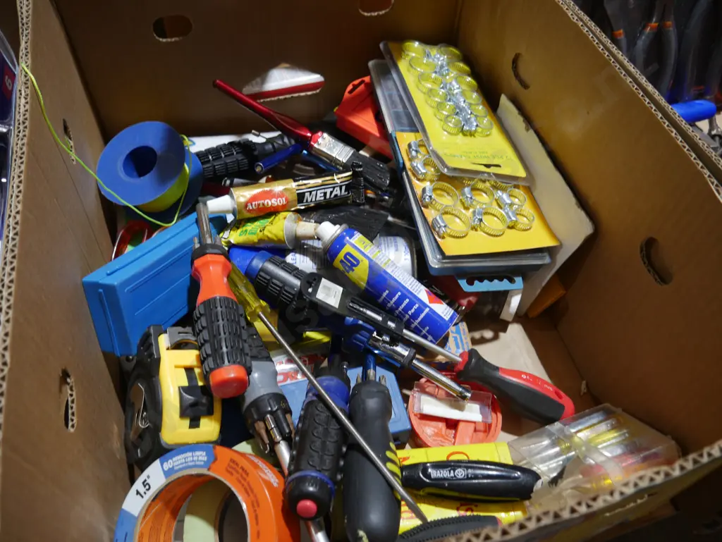 Screw drivers, hose clamps Image 1++