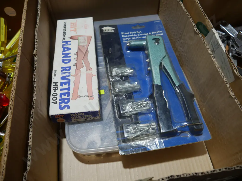 Hand riverters , spanners Image 1++