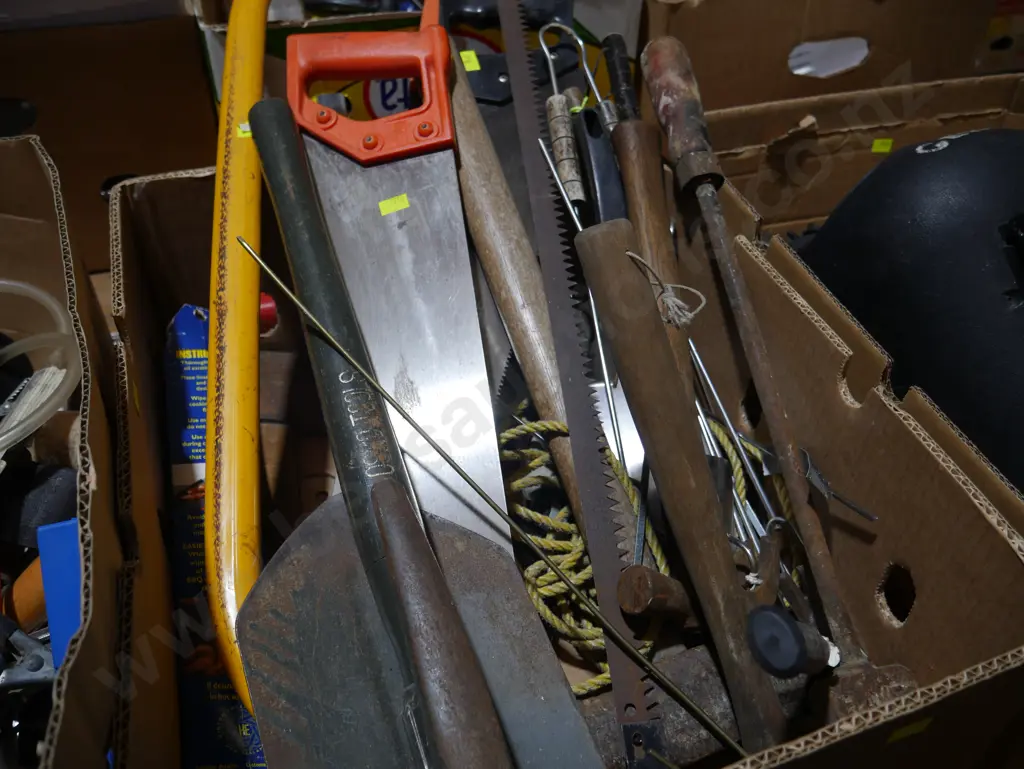 Saws , hammers Image 1++