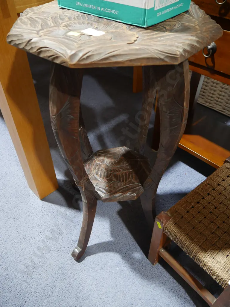 Carved table Image 1++