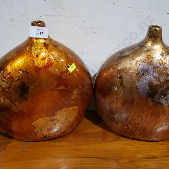2 vases