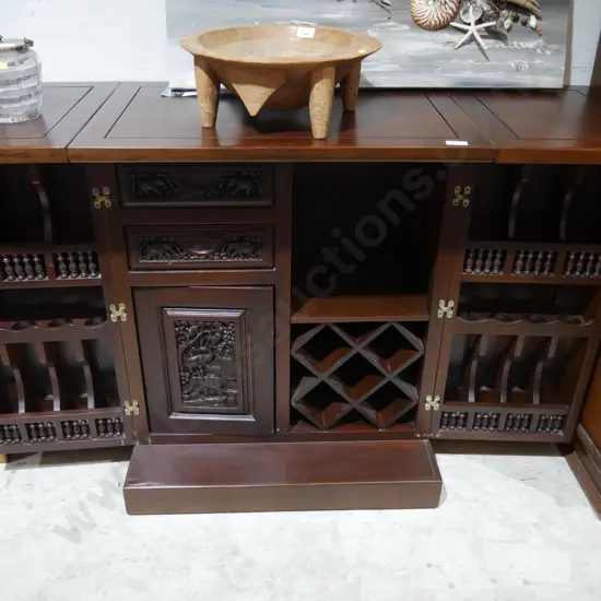 Sideboard drinks cabinet
