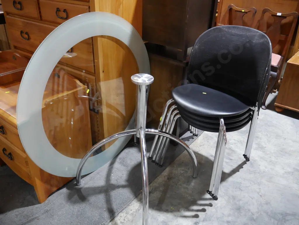 Glass Top table, needs reattaching and chairs Image 1++
