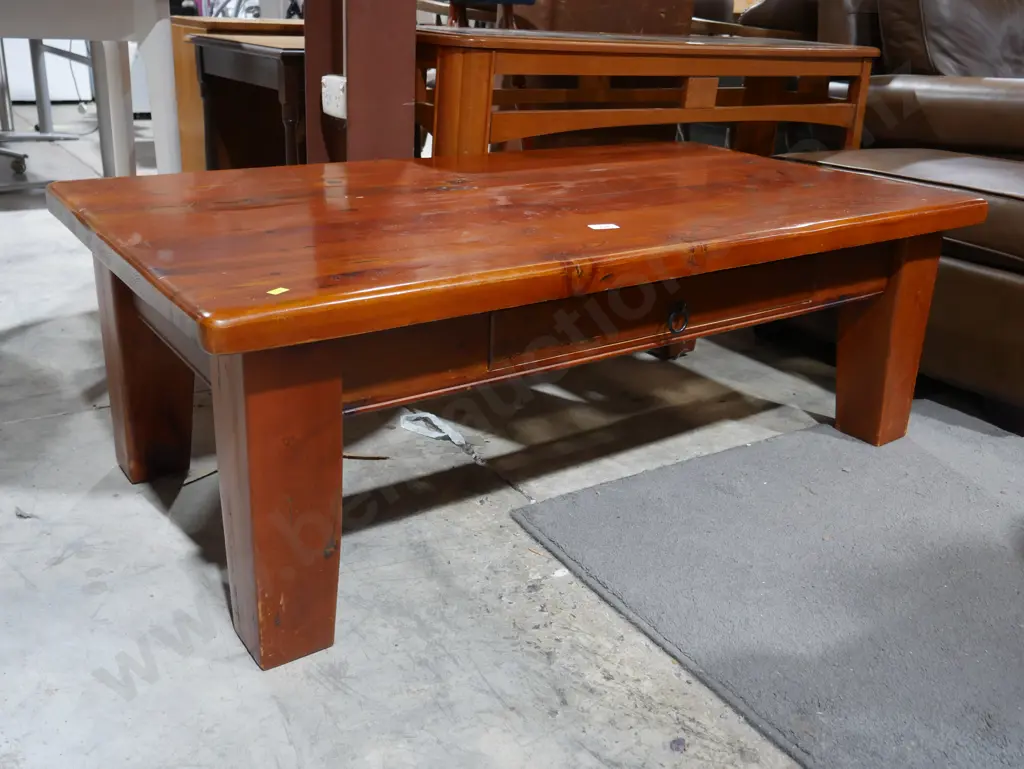 Large coffee table Image 1++