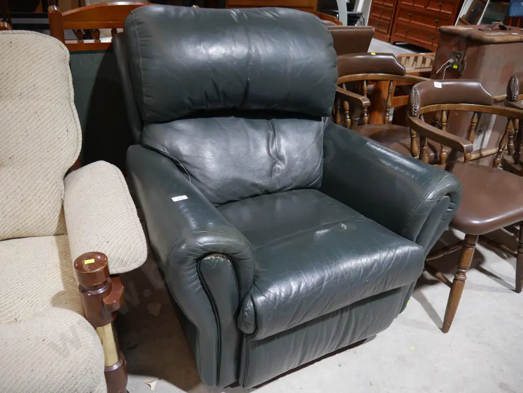 Leather armchair Image 1++