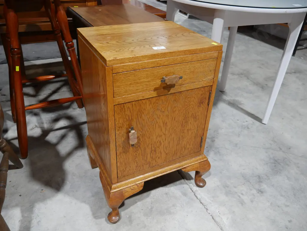 Oak pot cupboard and hall table Image 1++