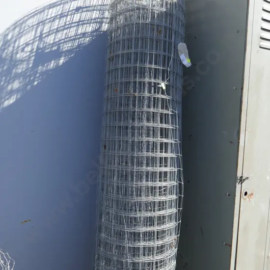 Roll of wire fencing