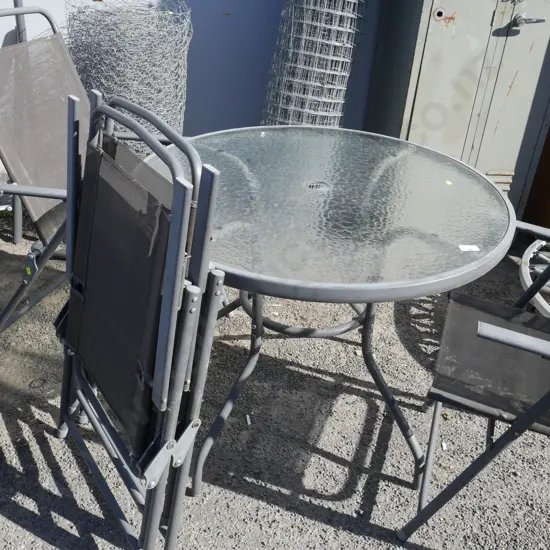 Outdoor table and 4 chairs