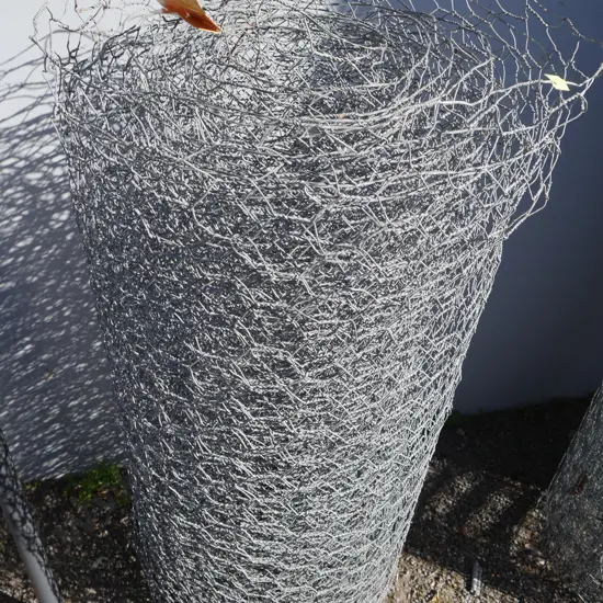 Roll of wire fencing