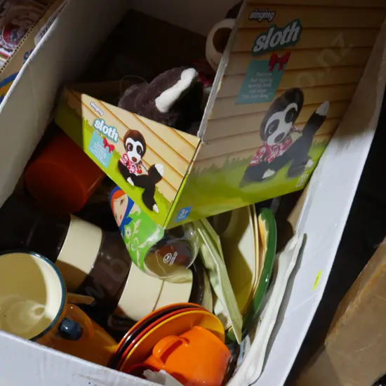 Kitchenware, boxed soft toy