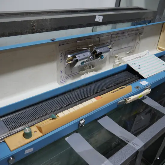 Knitting machine