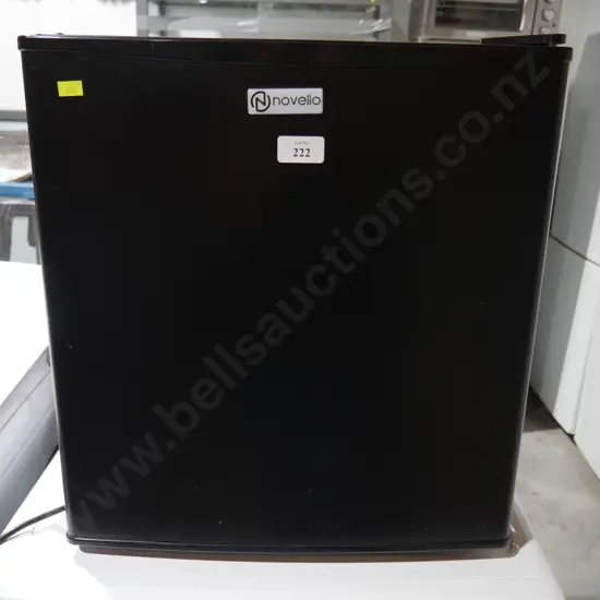 Novelo bench top fridge